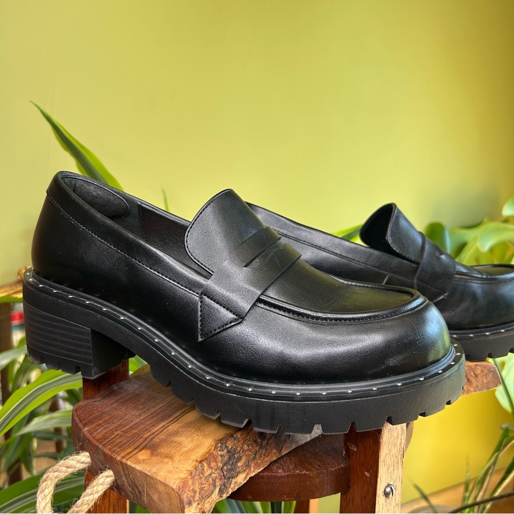 TORRID Chunky Studded Black Loafers NWOT - Picture 4 of 9